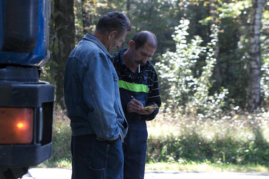„Subaru“ vairuotoja: važiuoti plentu 40 km/val. greičiu nedraudžiama
