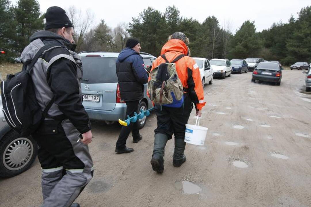 Žvejams ant Kuršių marių gąsdinimai – nė motais 