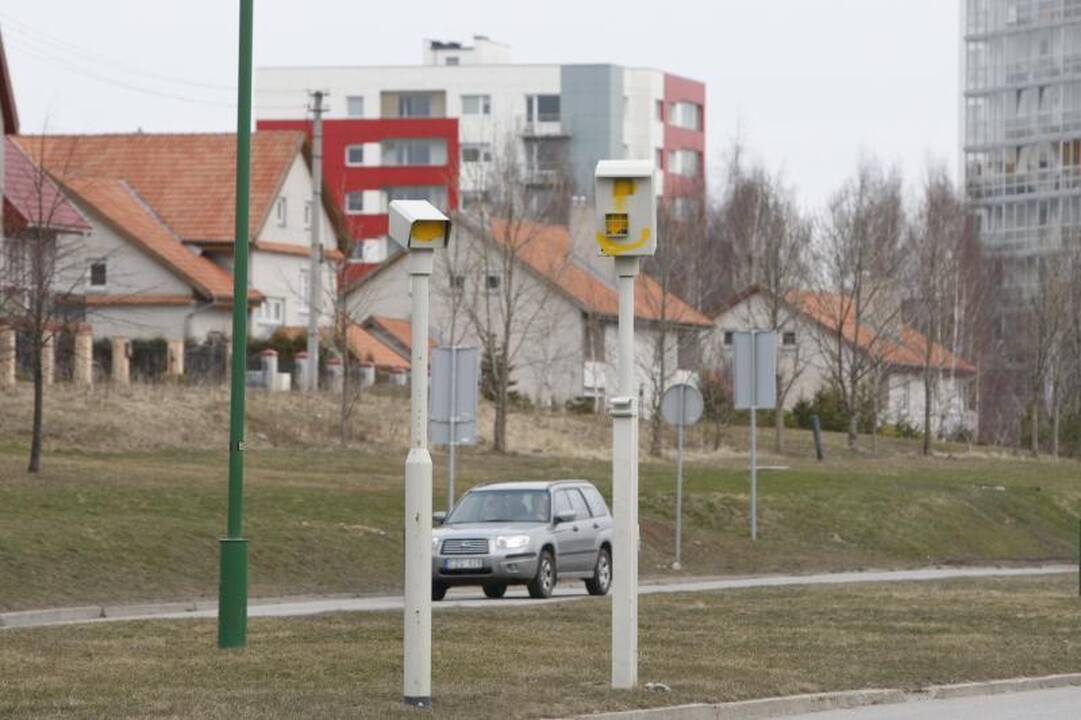 Klaipėdoje chuliganai greičio matuokliams uždažė „akis“