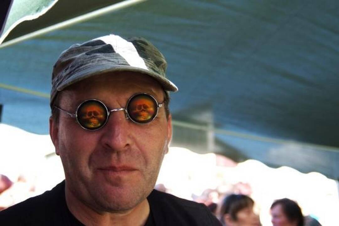 Net ir po teismo sprendimo protestuotojai liks prie Venckų namų 