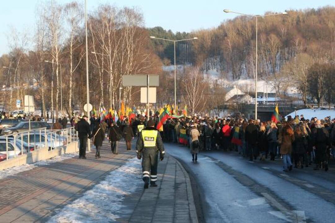 Patriotiško jaunimo eitynės patriotizmu neapsiribojo (papildyta)