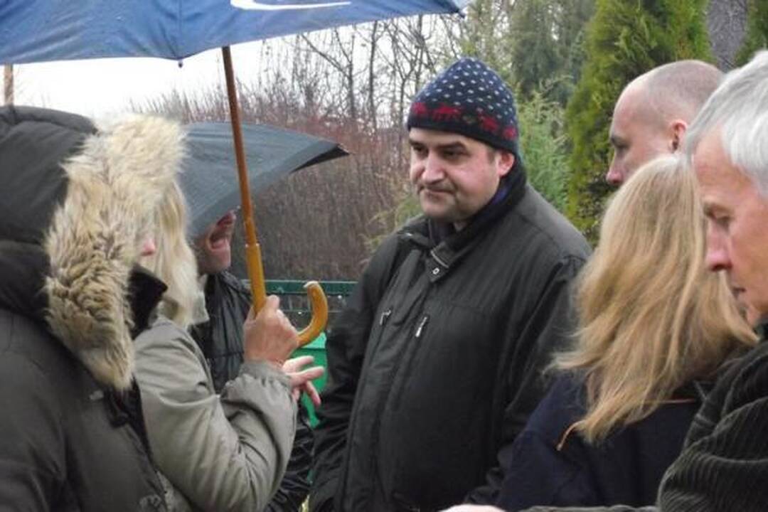 Supanikavę D.Kedžio šalininkai ruošia padangas ir degų skystį (papildyta)