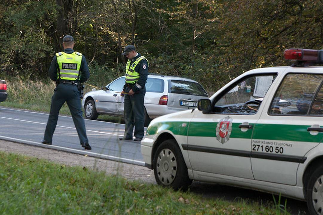 „Subaru“ vairuotoja: važiuoti plentu 40 km/val. greičiu nedraudžiama