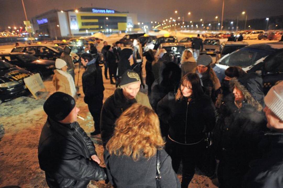 Vilniaus taryba taksistus laikinai atleido nuo rinkliavos