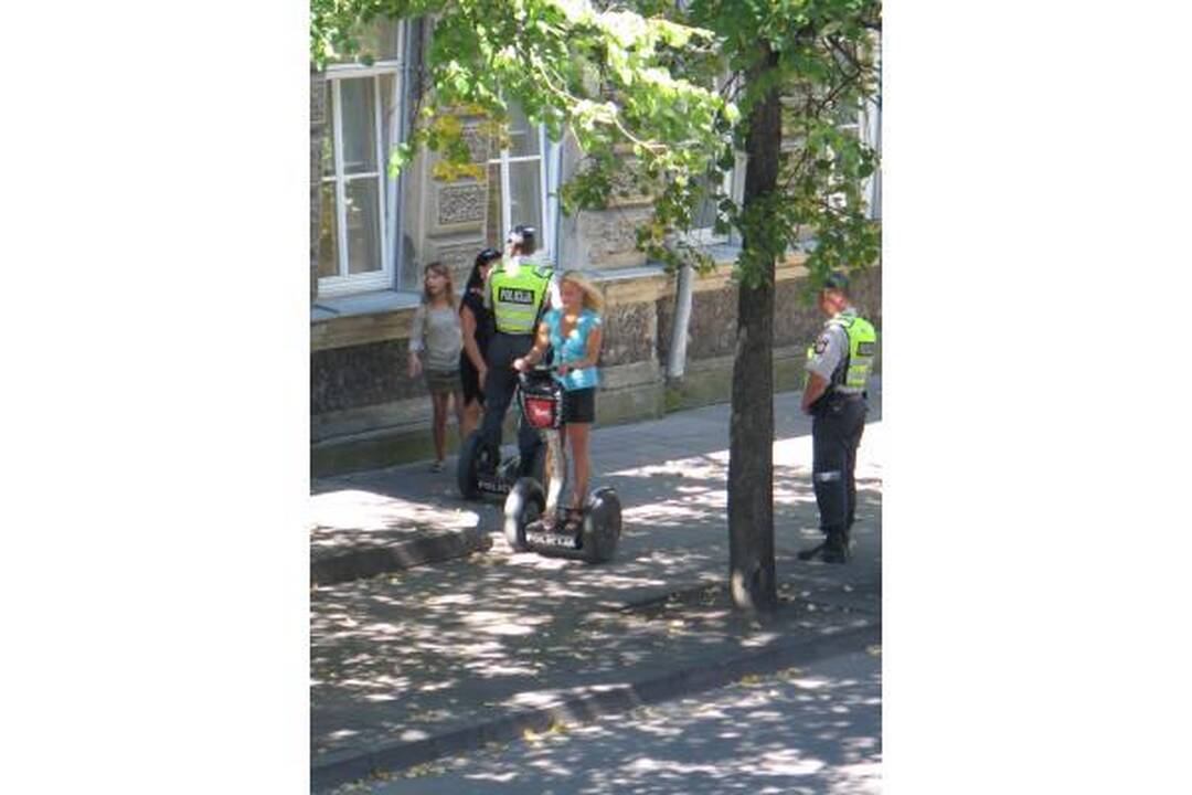 Policininkai pabūna ir riedžių valdymo instruktoriais