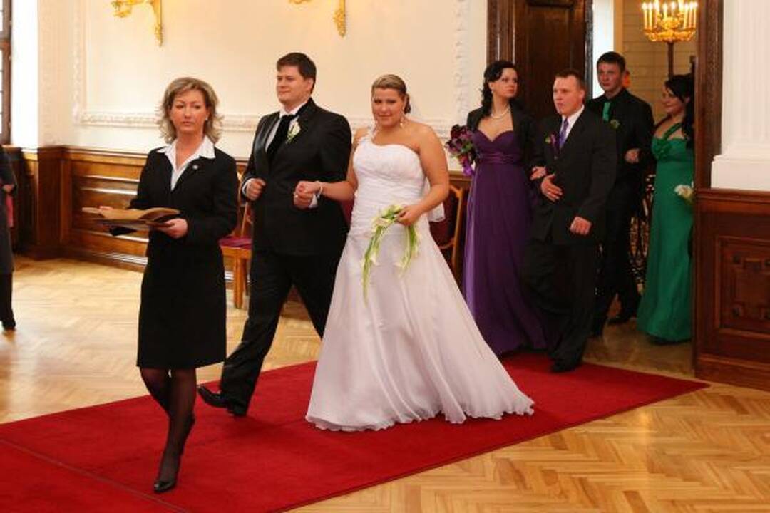 Merūnas Vitulskis su savo išrinktąja Kauno rotušėje sumainė žiedus 