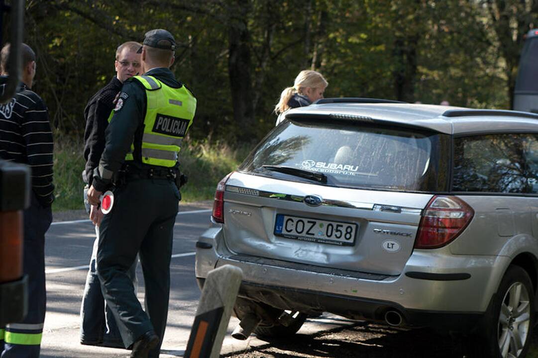 „Subaru“ vairuotoja: važiuoti plentu 40 km/val. greičiu nedraudžiama