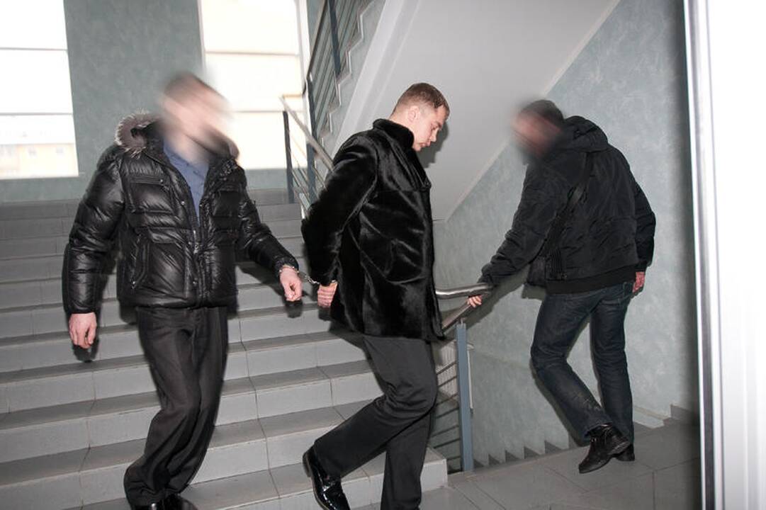 Nusikaltėliai iš senolių viliojo turtą, tiriami sunkūs nusikaltimai