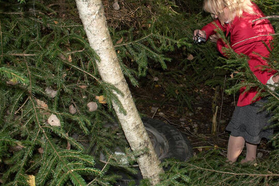 Ratą pametęs ir sunkią avariją sukėlęs vilkiko vairuotojas paspruko