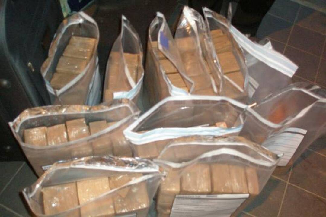 Pareigūnai per tris operacijas sulaikė 300 kg hašišo