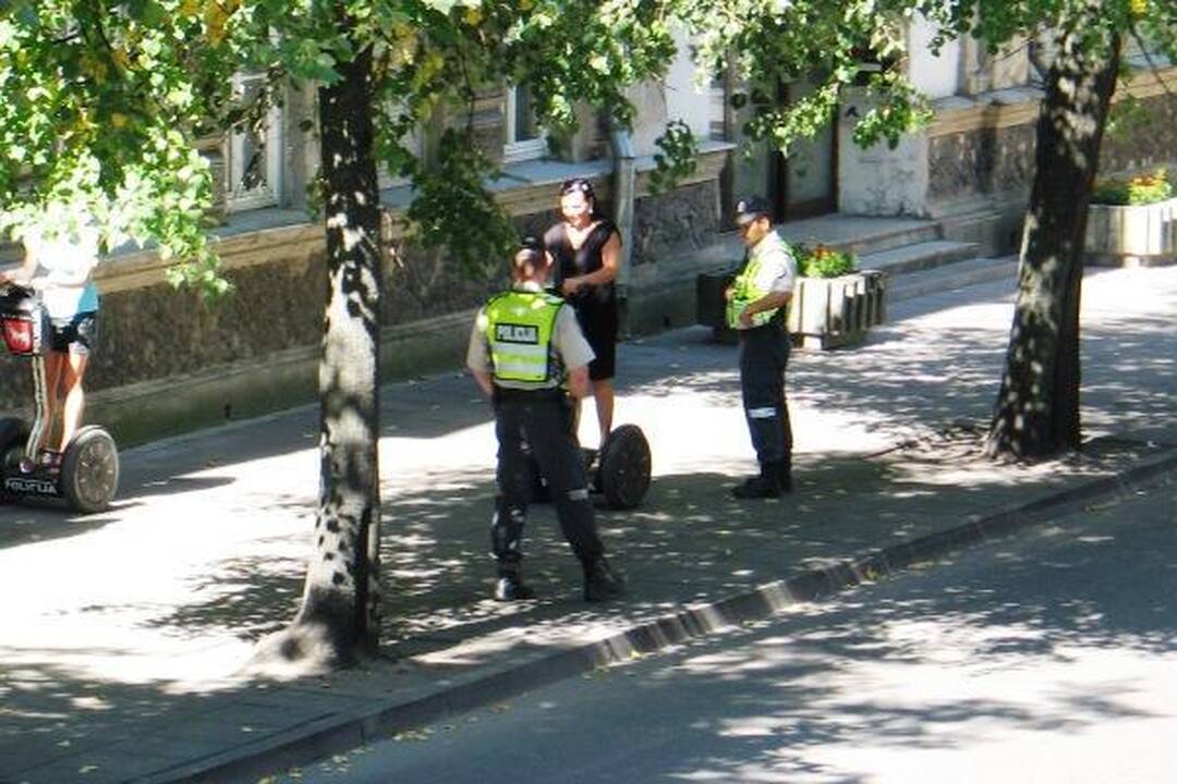 Policininkai pabūna ir riedžių valdymo instruktoriais