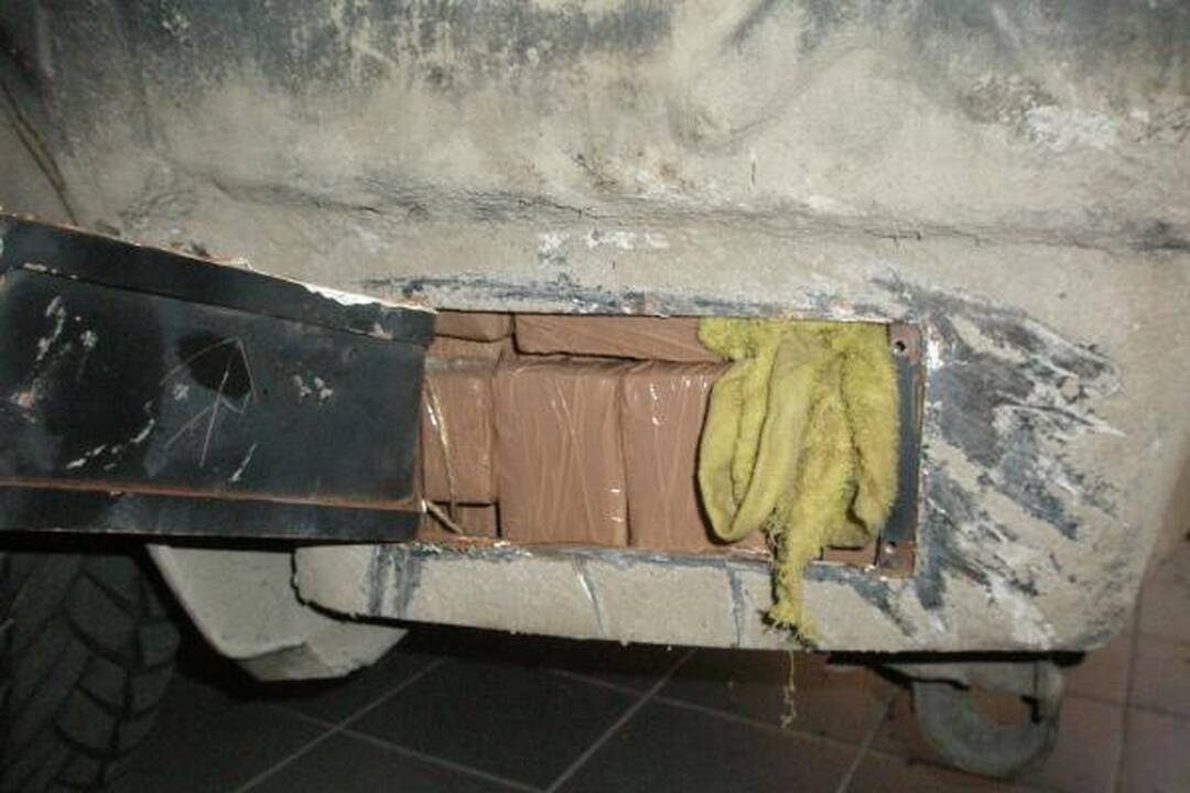 Pareigūnai per tris operacijas sulaikė 300 kg hašišo