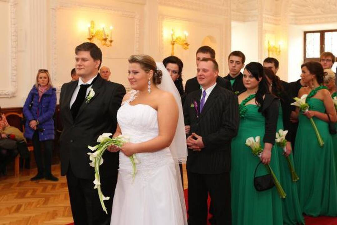 Merūnas Vitulskis su savo išrinktąja Kauno rotušėje sumainė žiedus 