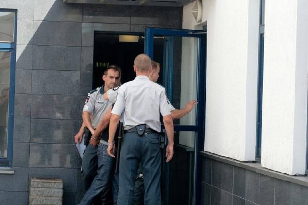 Suimti patruliams pasipriešinę įtariamieji automobilių vagystėmis