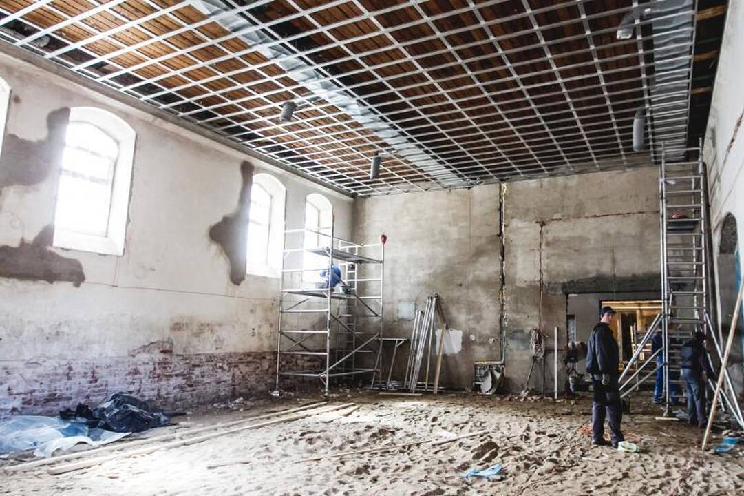 Italijos salas pasiekė apie tūkstantį pabėgėlių iš Libijos ir Tuniso