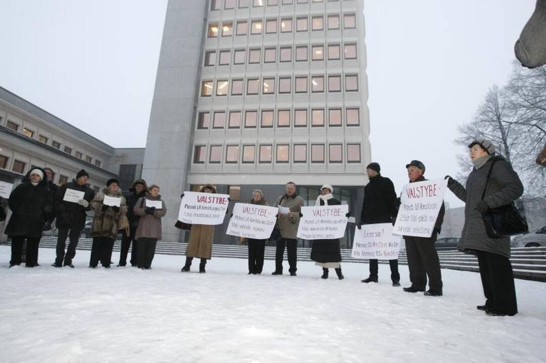 Prieš traukinių keliamą triukšmą – plakatais