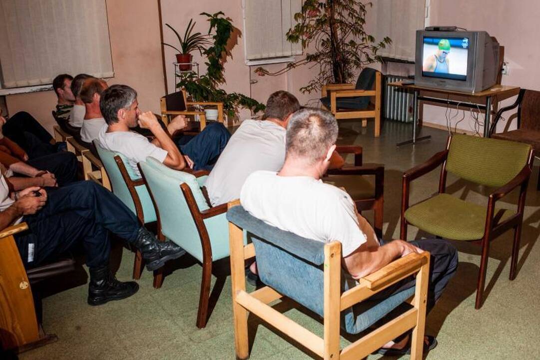 Kauniečiai televizorius apgulė ir gaisrinėje
