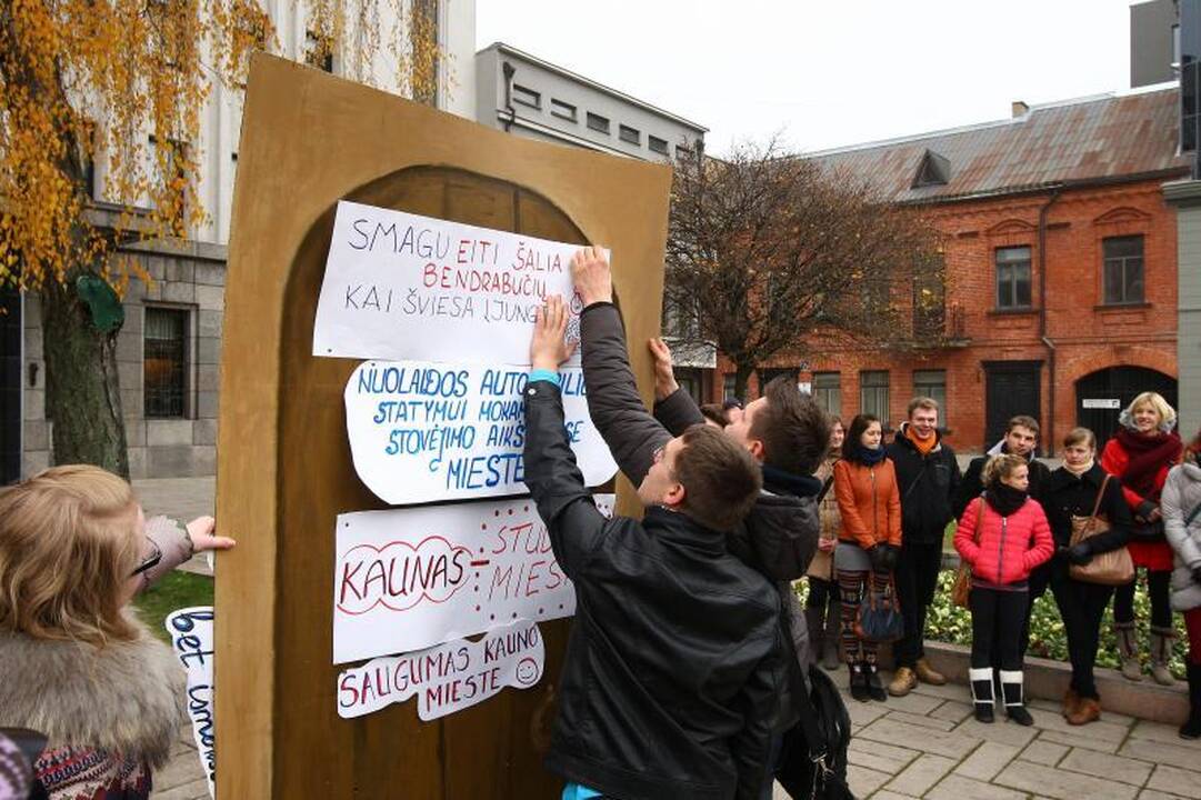 Studentas A.Kupčinską išvertė iš mero posto