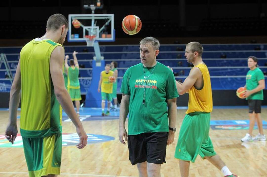 D. Songaila: L. Dengas aikštėje gali daryti, ką nori