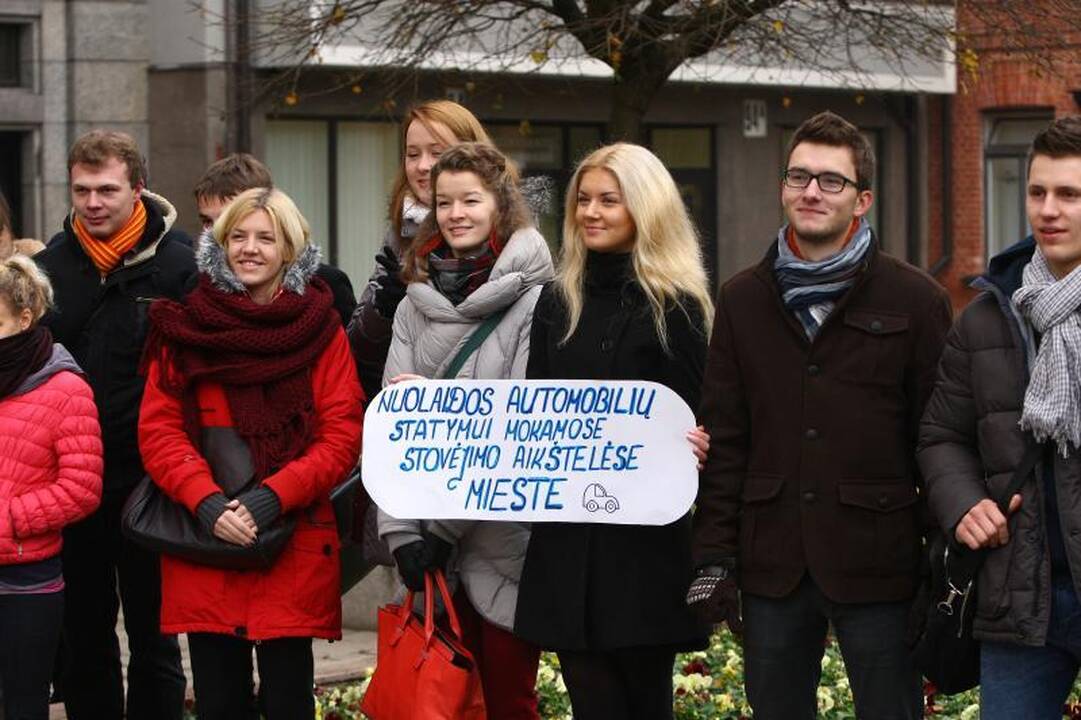 Studentas A.Kupčinską išvertė iš mero posto