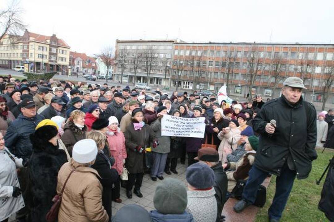 Mitinguotojai: valdžia turi tarnauti žmonėms!