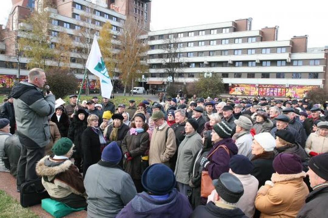 Mitinguotojai: valdžia turi tarnauti žmonėms!