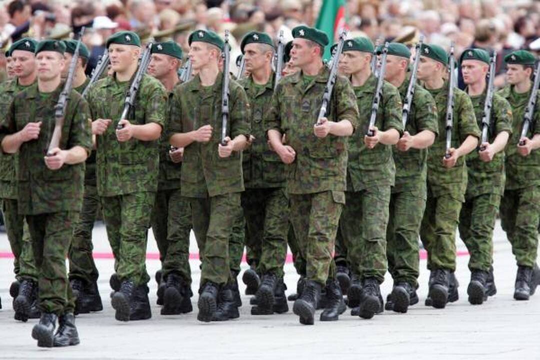 D.Grybauskaitė perėmė vyriausiojo ginkluotųjų pajėgų vado funkcijas