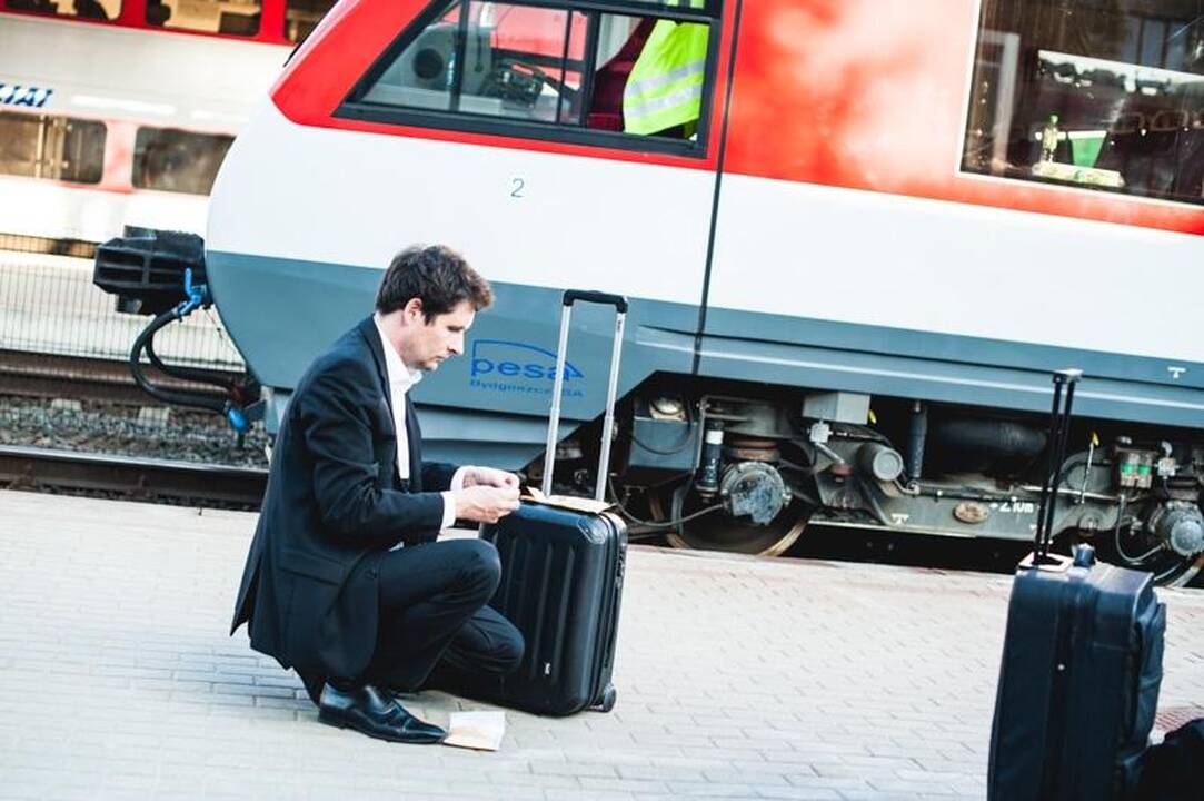 Latvijai nerimą kelią Lietuvos blaškymasis dėl bendros „Rail Balticos“