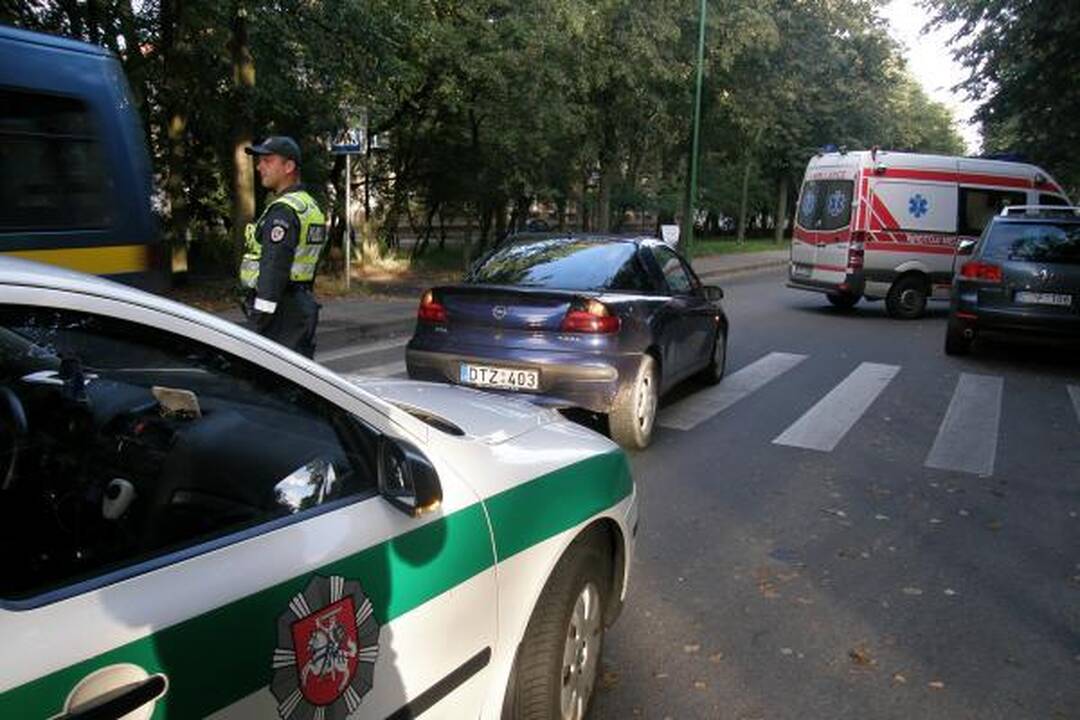 Uostamiestyje partrenkta į mokyklą einanti šešiametė