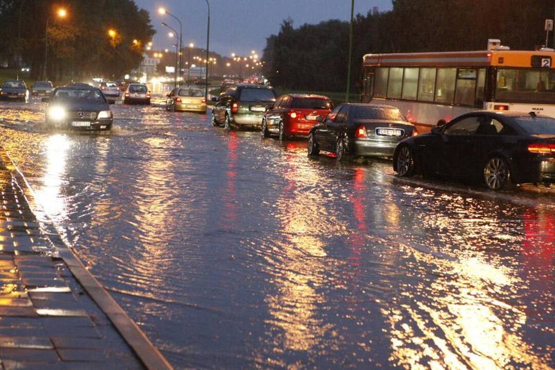 Šventinę nuotaiką Klaipėdoje aptemdė potvynis (papildyta)
