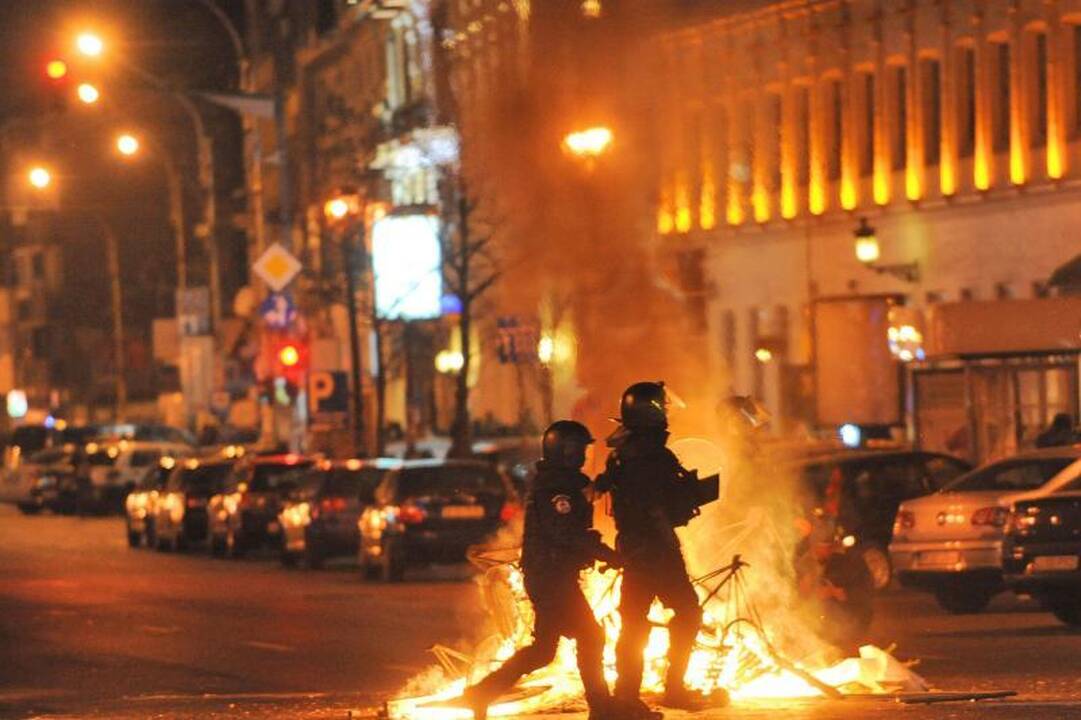 Rumunijoje sekmadienį tęsėsi protestai  