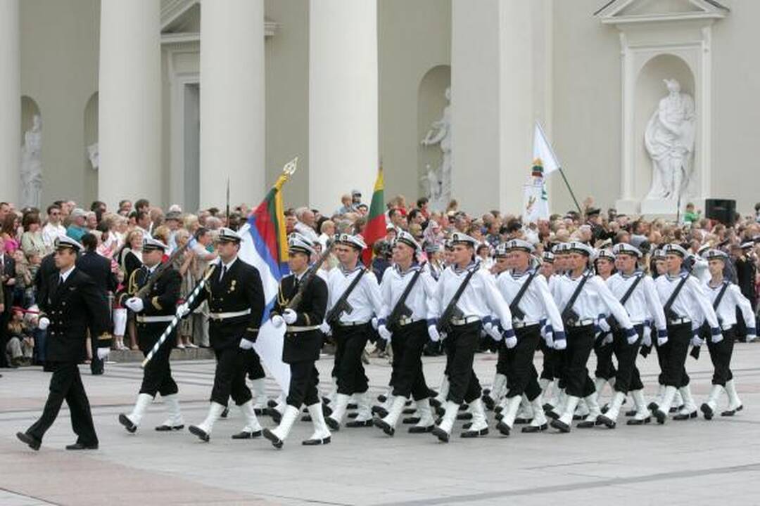 D.Grybauskaitė perėmė vyriausiojo ginkluotųjų pajėgų vado funkcijas
