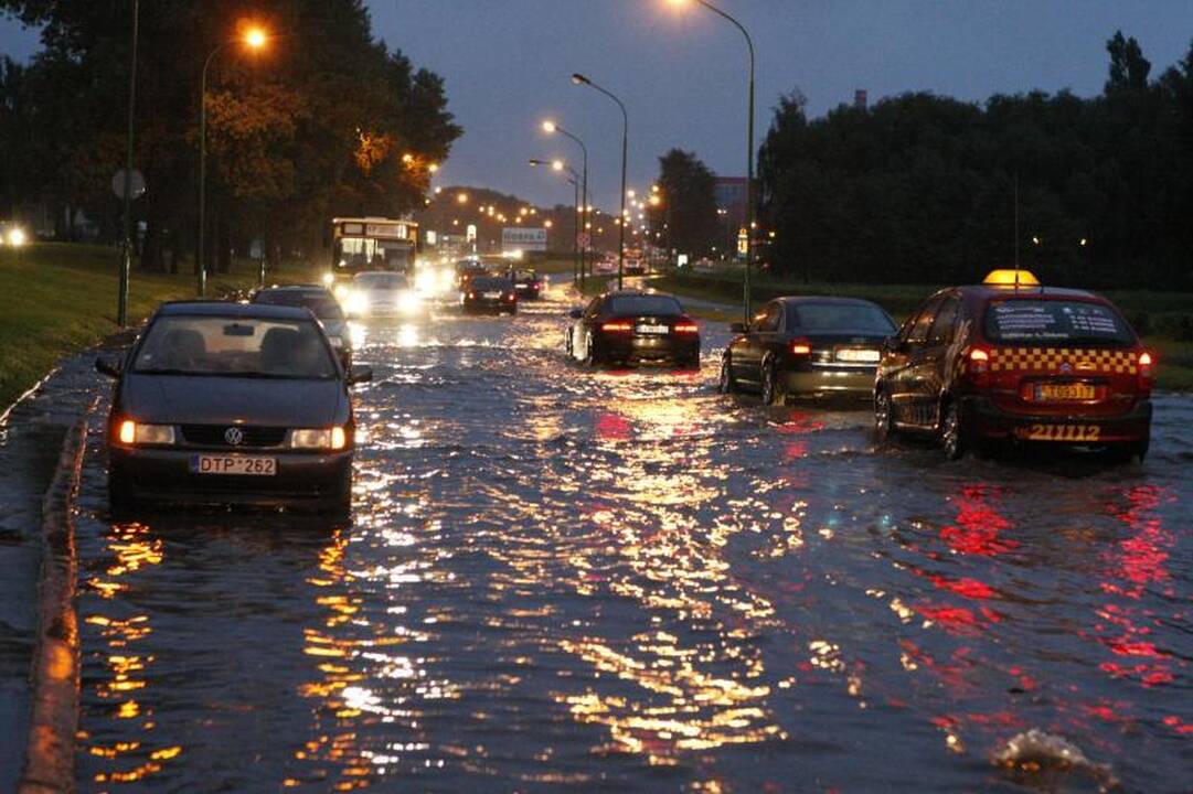 Šventinę nuotaiką Klaipėdoje aptemdė potvynis (papildyta)