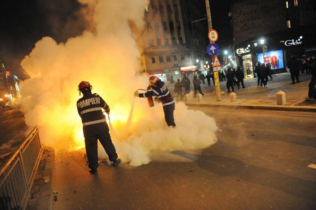Rumunijoje sekmadienį tęsėsi protestai  