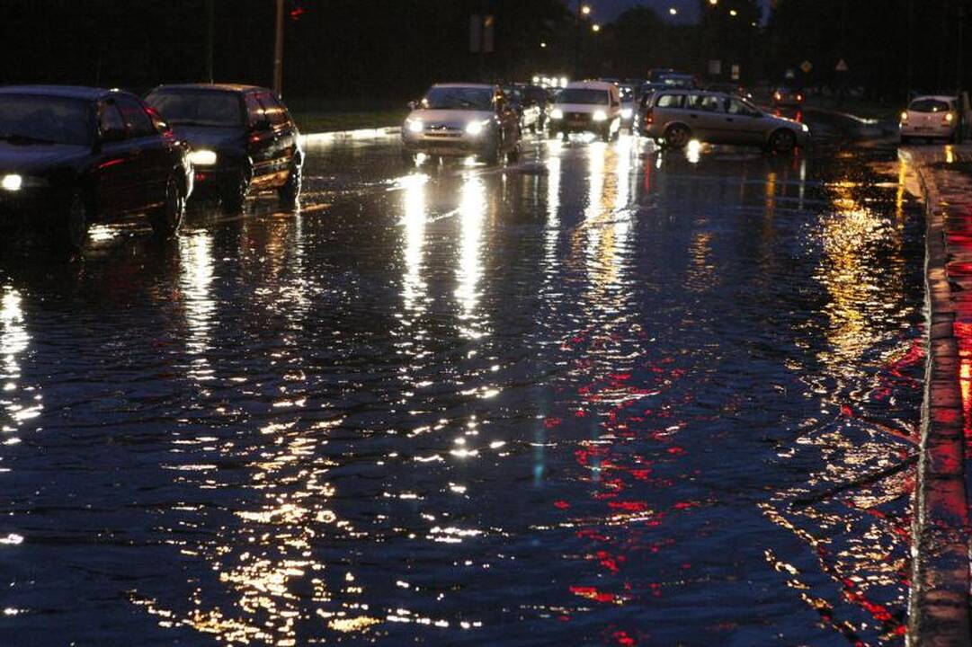 Šventinę nuotaiką Klaipėdoje aptemdė potvynis (papildyta)