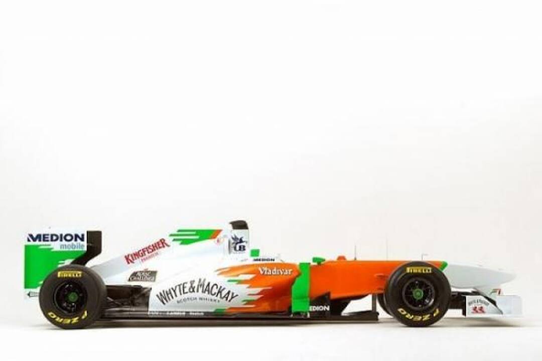 Formulės-1 karštinė startuos Melburne