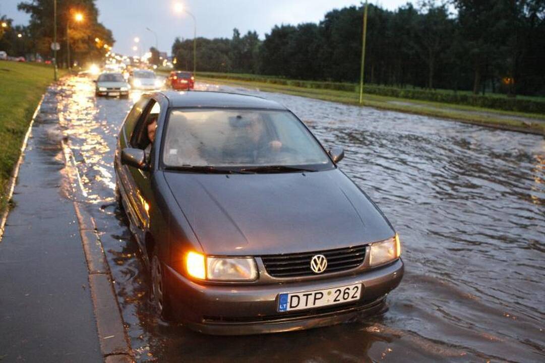 Šventinę nuotaiką Klaipėdoje aptemdė potvynis (papildyta)