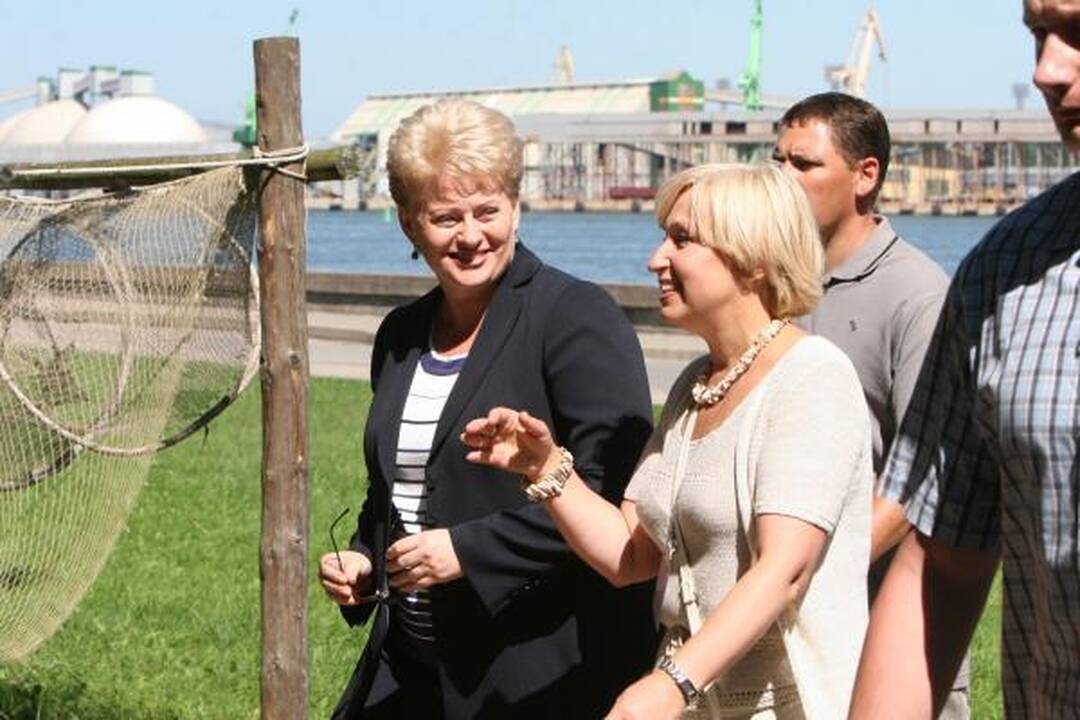Prezidentė apsipirko žvejo sodyboje