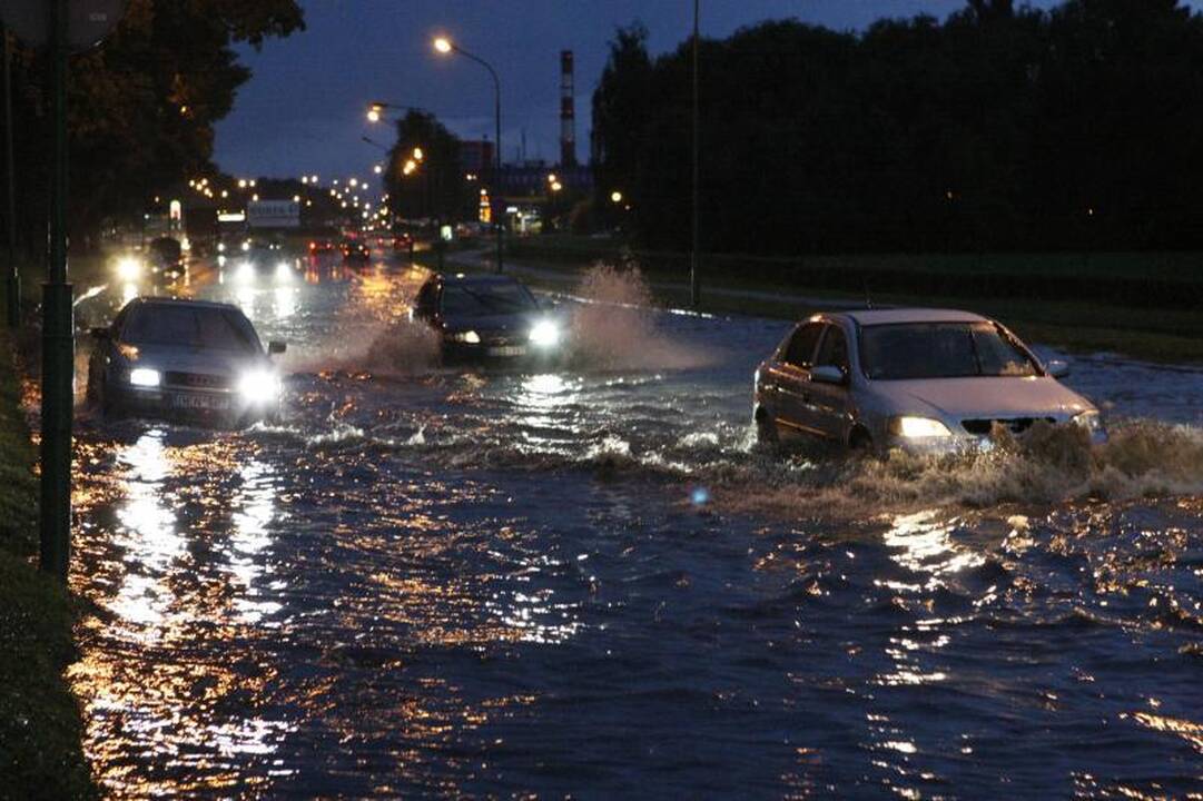 Šventinę nuotaiką Klaipėdoje aptemdė potvynis (papildyta)