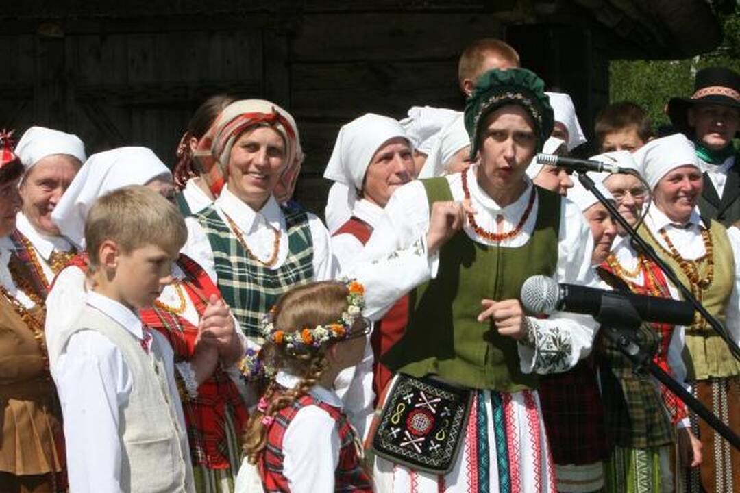 Prezidentė apsipirko žvejo sodyboje