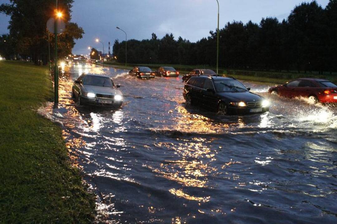 Šventinę nuotaiką Klaipėdoje aptemdė potvynis (papildyta)