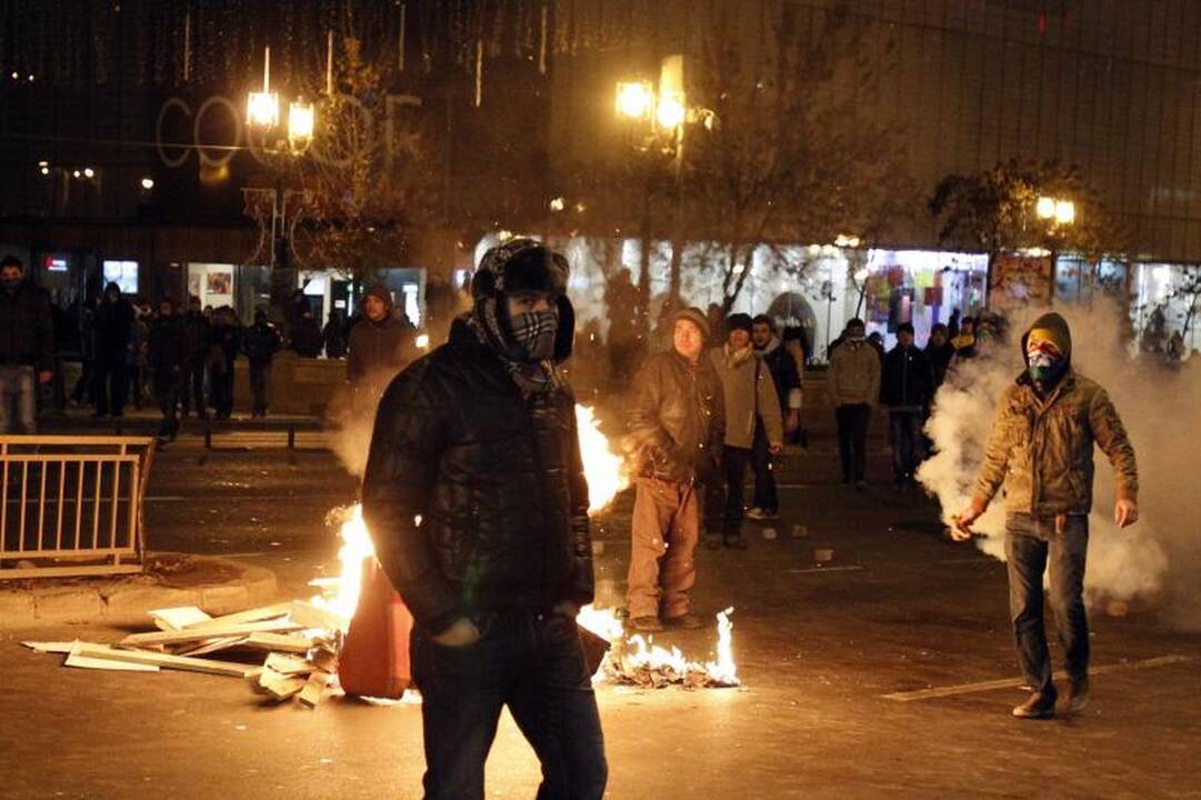 Rumunijoje sekmadienį tęsėsi protestai  