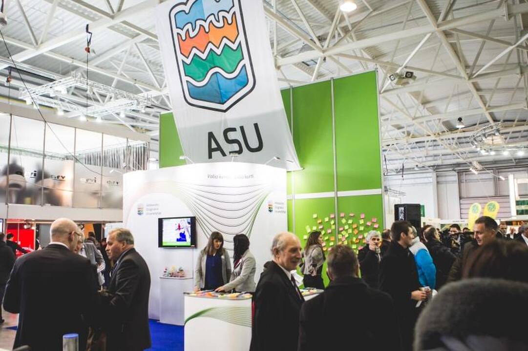 Žemės ūkio paroda „Ką pasėsi... 2013“ prasidėjo įspūdingomis spūstimis