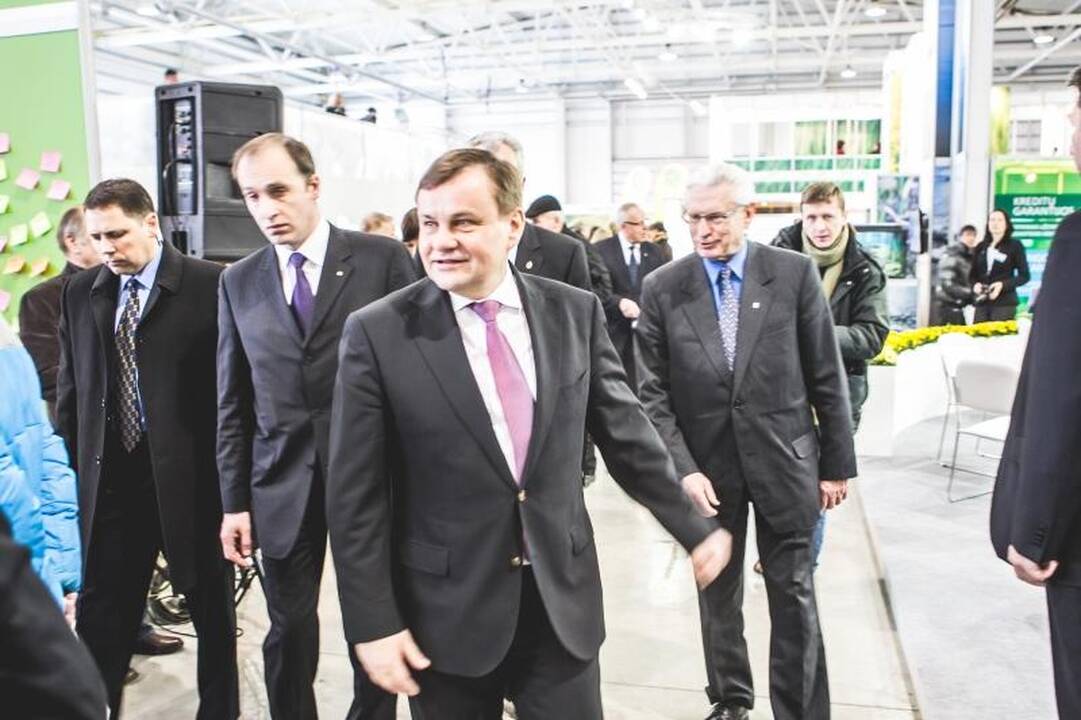 Žemės ūkio paroda „Ką pasėsi... 2013“ prasidėjo įspūdingomis spūstimis