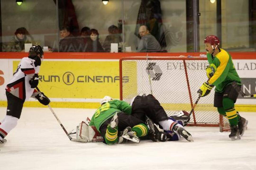 Ledo ritulio čempionate – žaidėjų išpuoliai prieš teisėjus