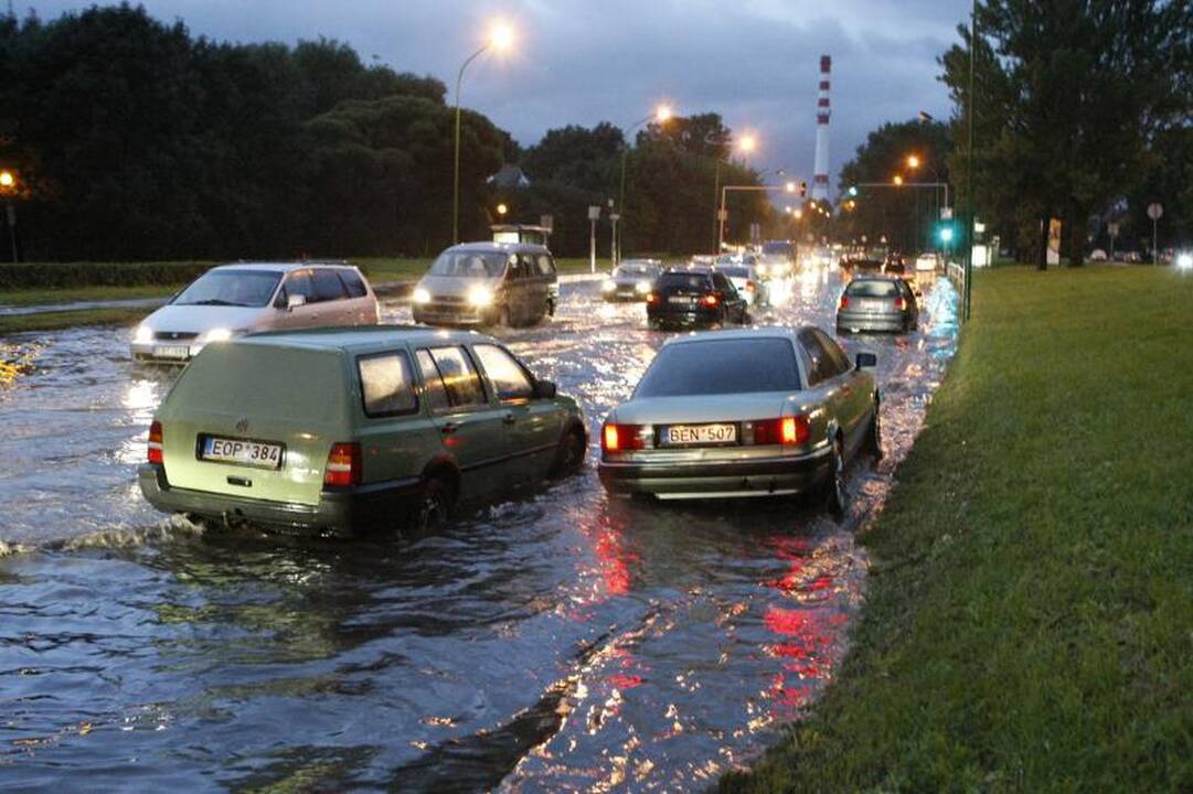 Šventinę nuotaiką Klaipėdoje aptemdė potvynis (papildyta)