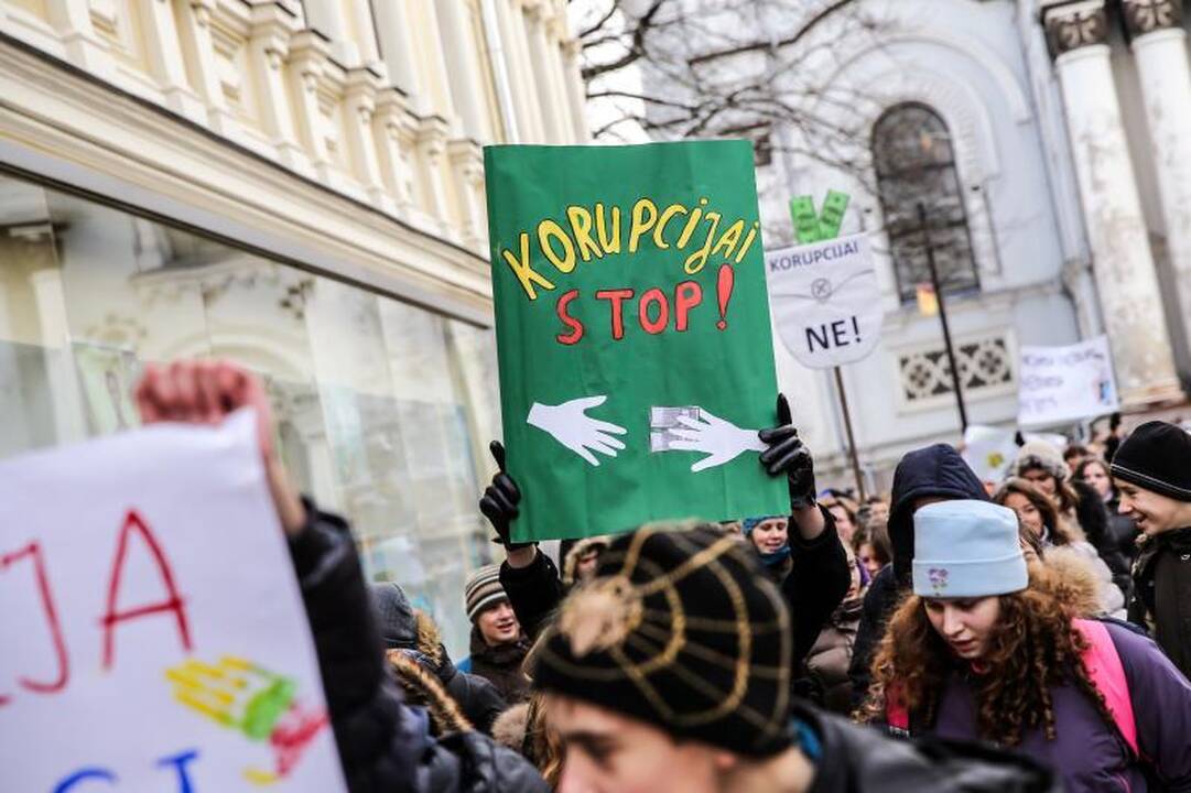 Mokiniai pasmerkė korupciją: kyšiai – negerai, tai nešvarūs pinigai!