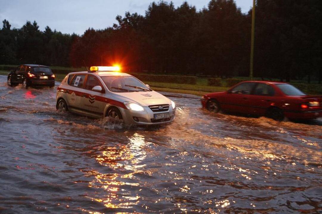 Šventinę nuotaiką Klaipėdoje aptemdė potvynis (papildyta)