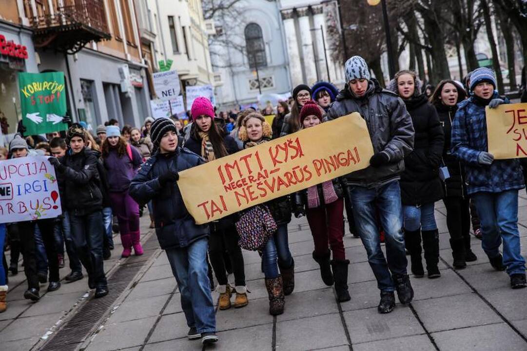 Mokiniai pasmerkė korupciją: kyšiai – negerai, tai nešvarūs pinigai!