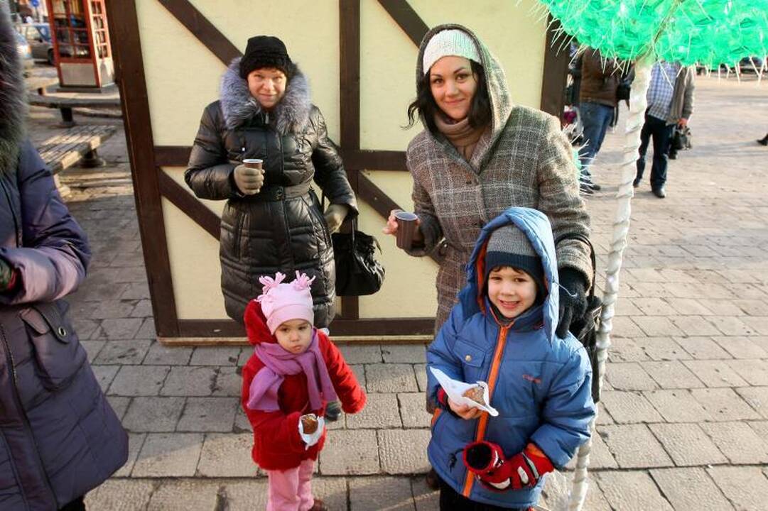 Šventinis miestelis prie Rotušės pakvipo spurgytėmis ir pasakomis